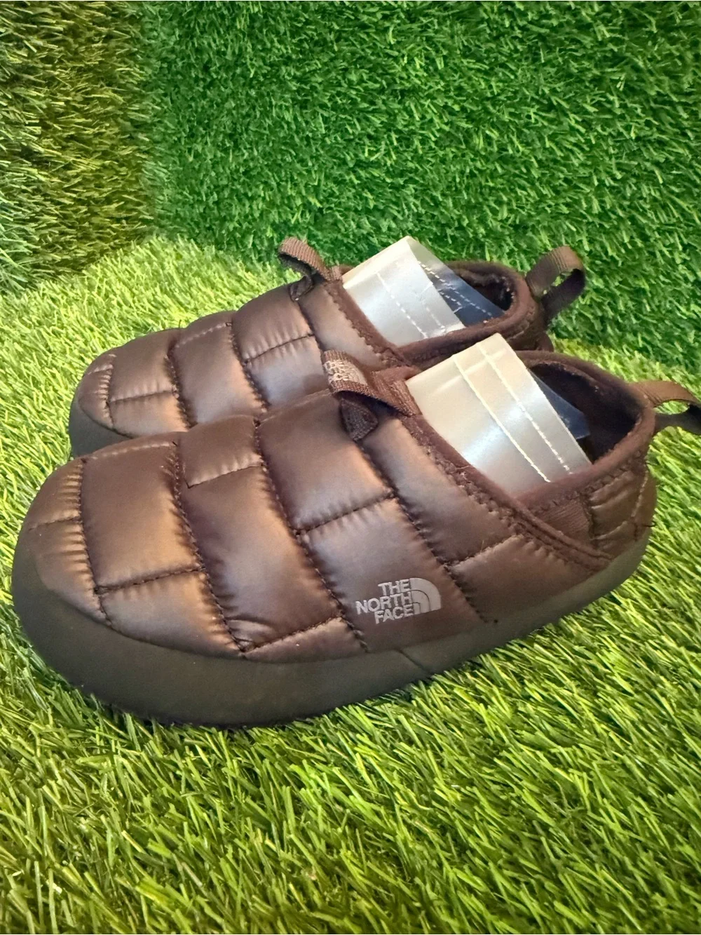 North Face Unisex Thermoball Traction Mule V Black Quilted Puffer Slippers 1Y